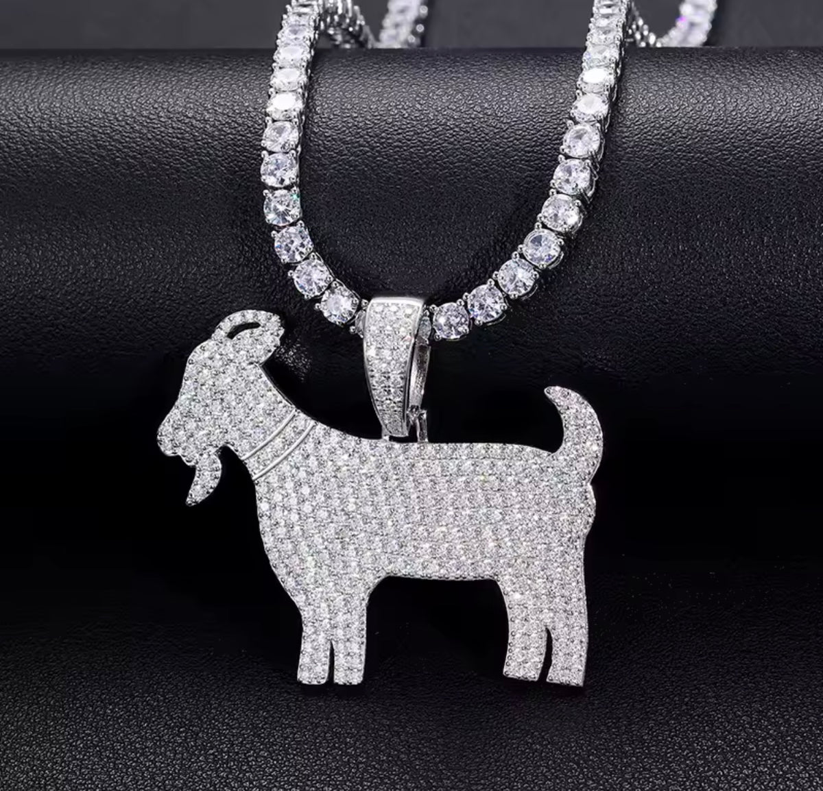 Goat Pendant Vvs Clarity Moissanite 💎